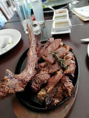 El Charrua Parrilla Uruguaya